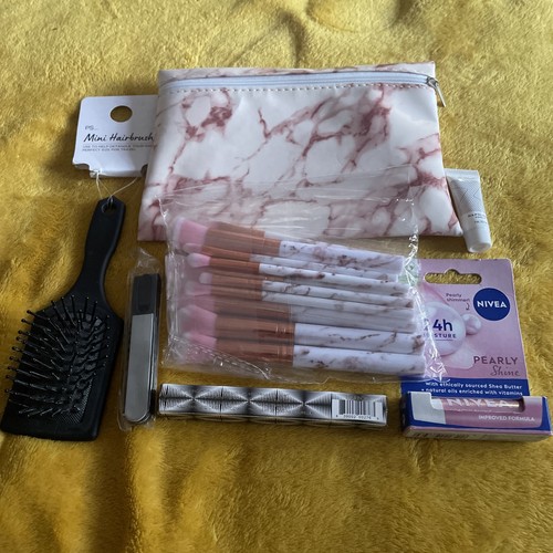 Various beauty products - various, products.