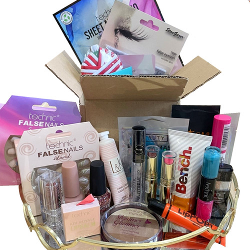 Makeup bundle mystery box - makeup,